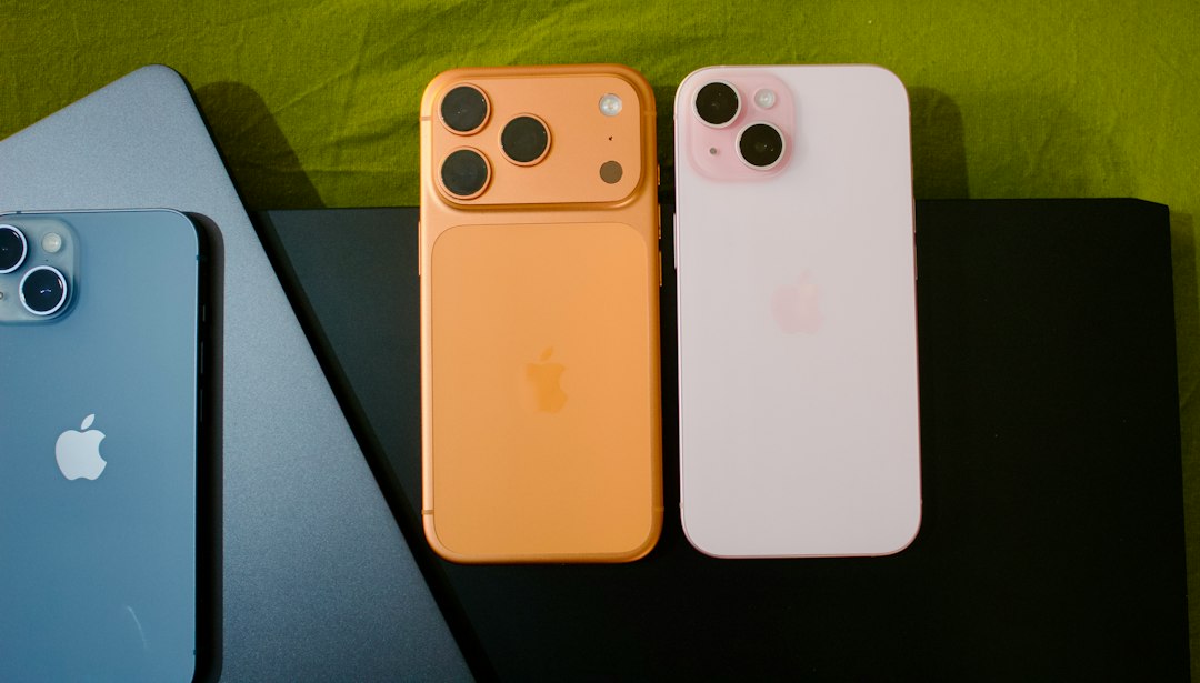 Wired vs wireless GPS tracker